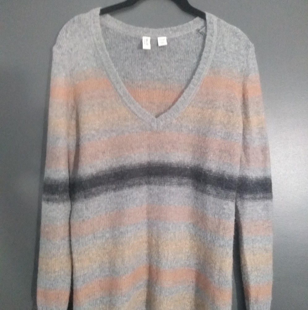 Comfy striped v-neck sweater